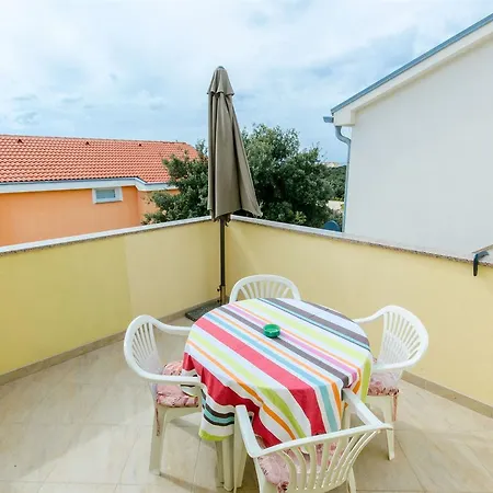 Andrea Apartment Mandre