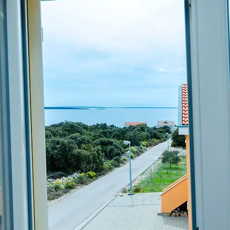 Andrea Apartment *